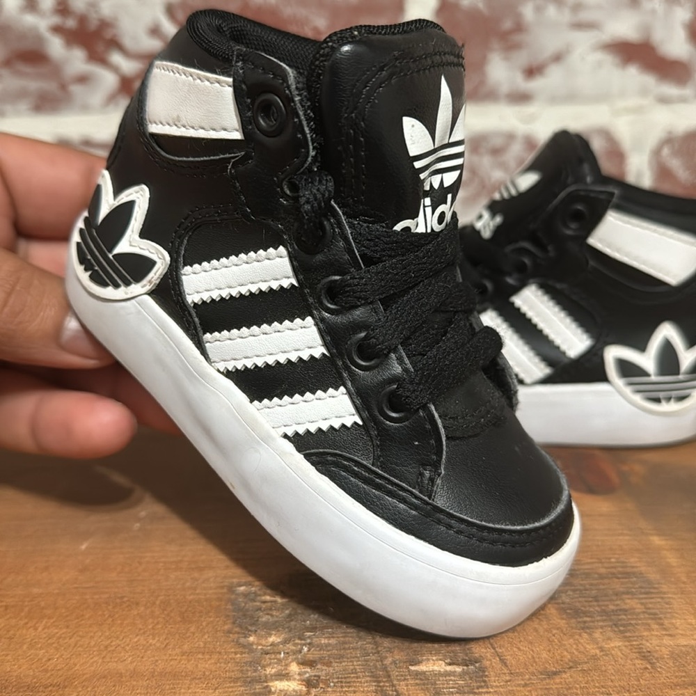 Adidas Ortholite Black Kids Sz 5K